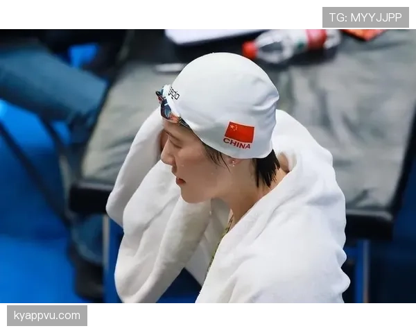 叶诗文家的冰箱里塞满了蛋白粉，邻居以为她开健身房